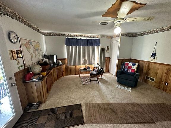 4th image of 1472 Blaine Dr