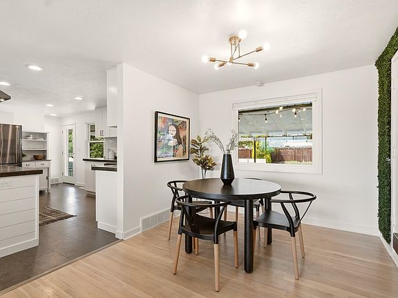 3rd image of 2716 W Beacon Ave