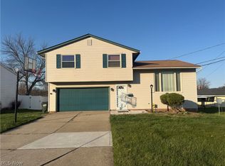 24881 Ridgeline Dr, Bedford Heights, OH