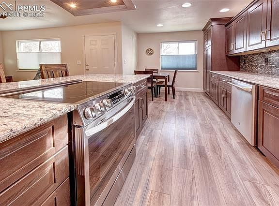 3rd image of 2752 Carmel Ct