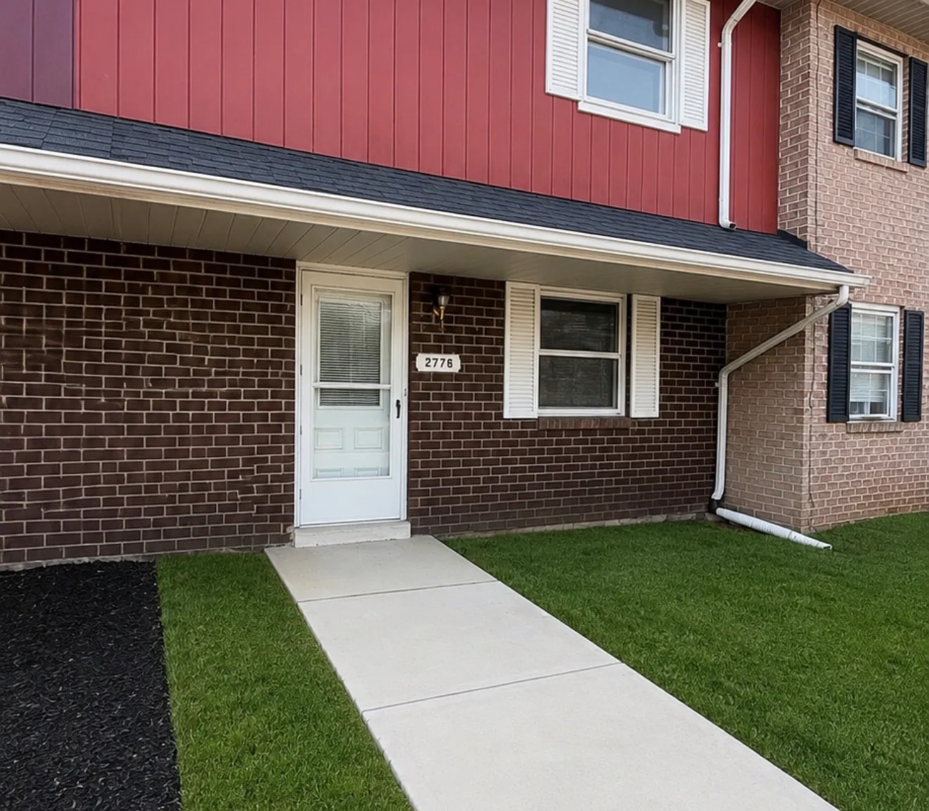 3 bed, 1.5 bath, 1304 sqft, $1,995 — Photo 1