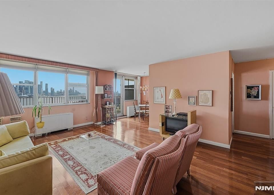 1st image of 6040 Boulevard East #5D