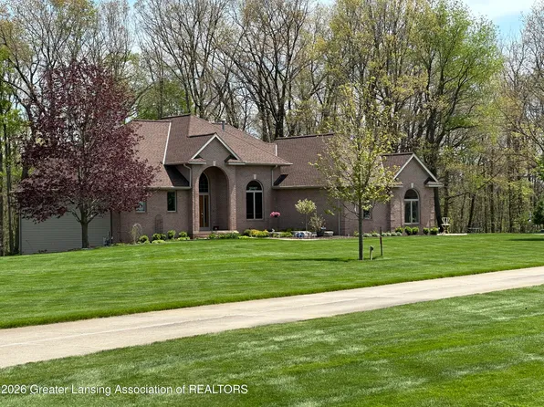 8446 Carriage Ln, Portland, MI 48875