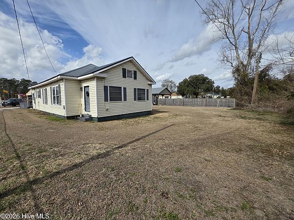 3rd image of 4009 Holly Shelter Road