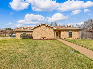 801 Springdale Rd, Bedford, TX 76021