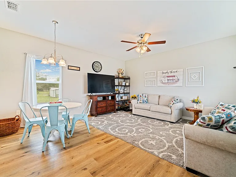 1109 W Nelson Ave — Photo 3