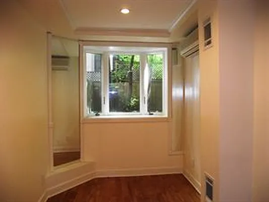 Rented by Douglas Elliman | media 21