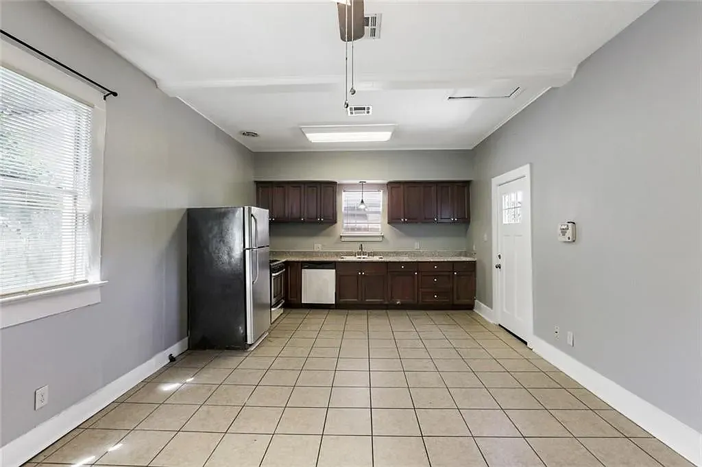 2 bed, 880 sqft, $1,750 — Photo 4