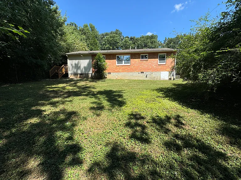 3063 Anthony Dr — Photo 4