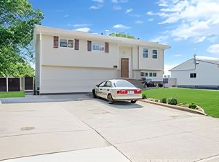 1707 Manatuck Blvd #2, Bay Shore, NY 11706