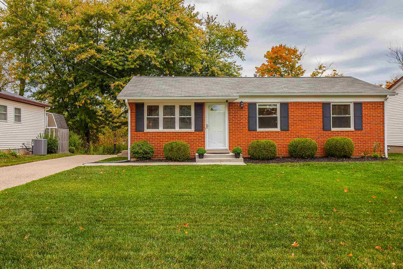 3384 Cedar Tree Ln photo 1