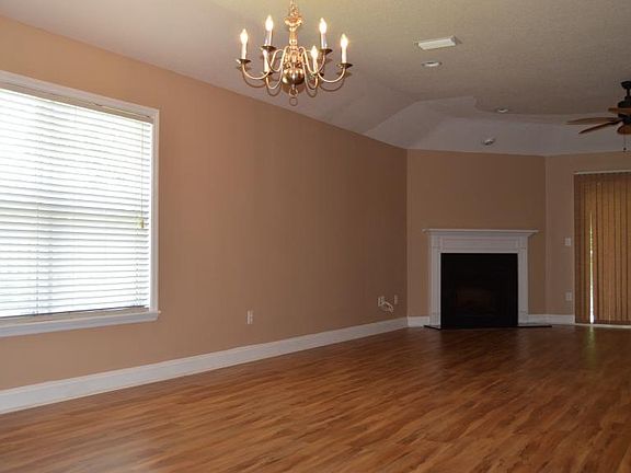 5th image of 12172 Hayden Lakes Cir