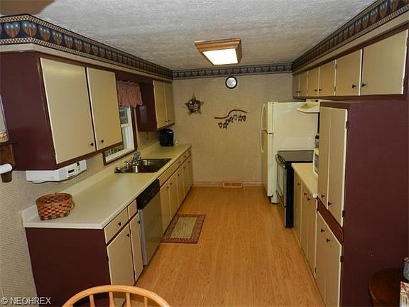 3rd image of 239 Southwood Dr