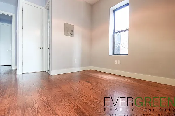 Rented by ERNY LLC | media 24