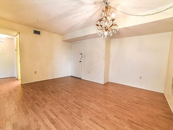 2nd image of 632 Edgewater Dr Unit 232