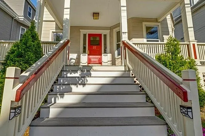 37 Bromfield Rd #2