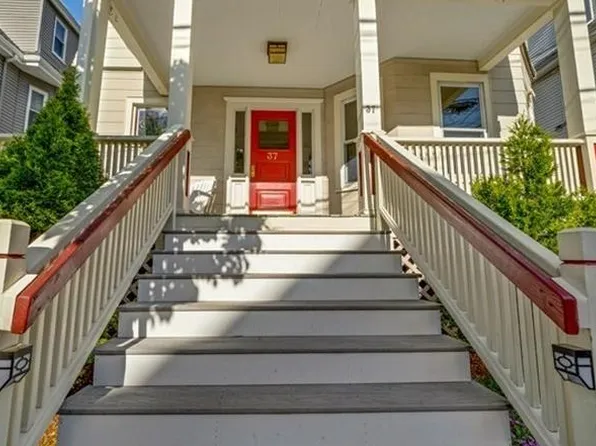 37 Bromfield Rd #2, Somerville, MA 02144