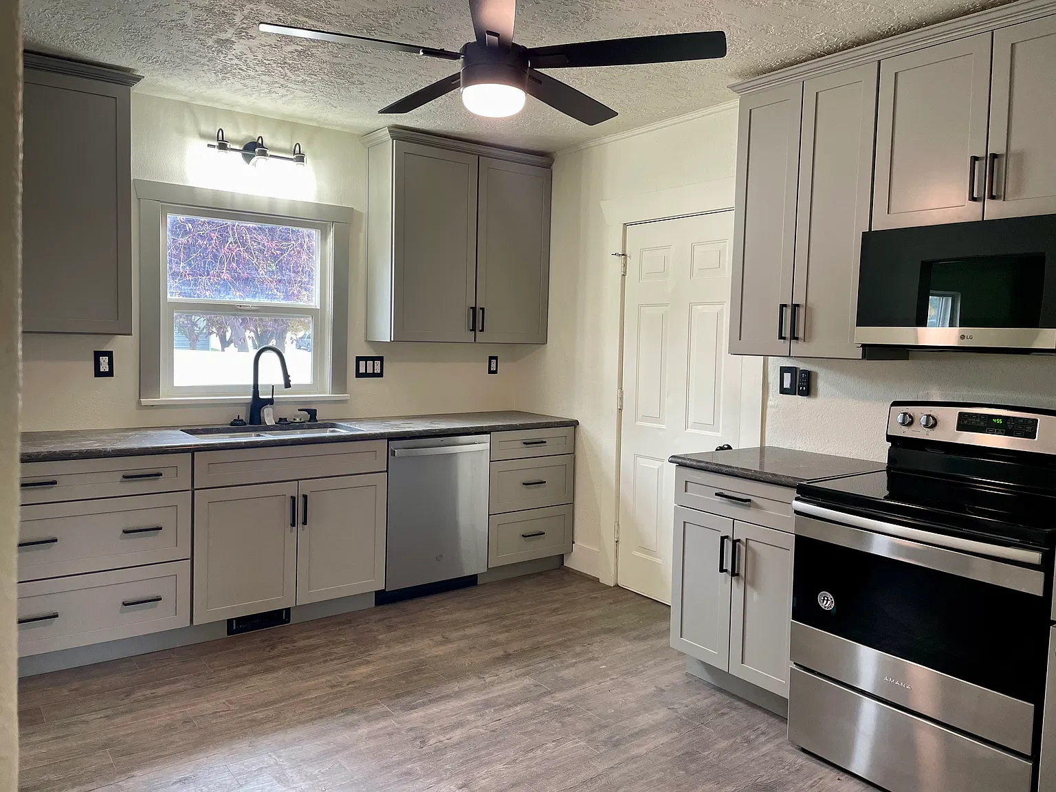 401 Mckinley Avenue — Photo 1