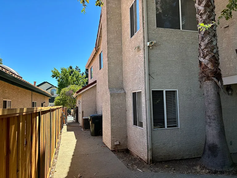 5021 Chaparral Ct — Photo 18
