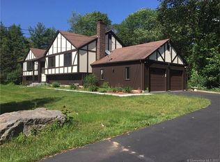 11 New England Dr, Wallingford, CT 06492