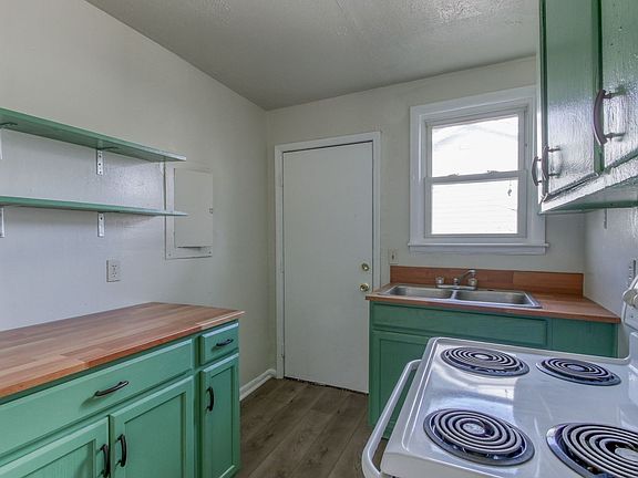 4th image of 721 25th Ave N #B