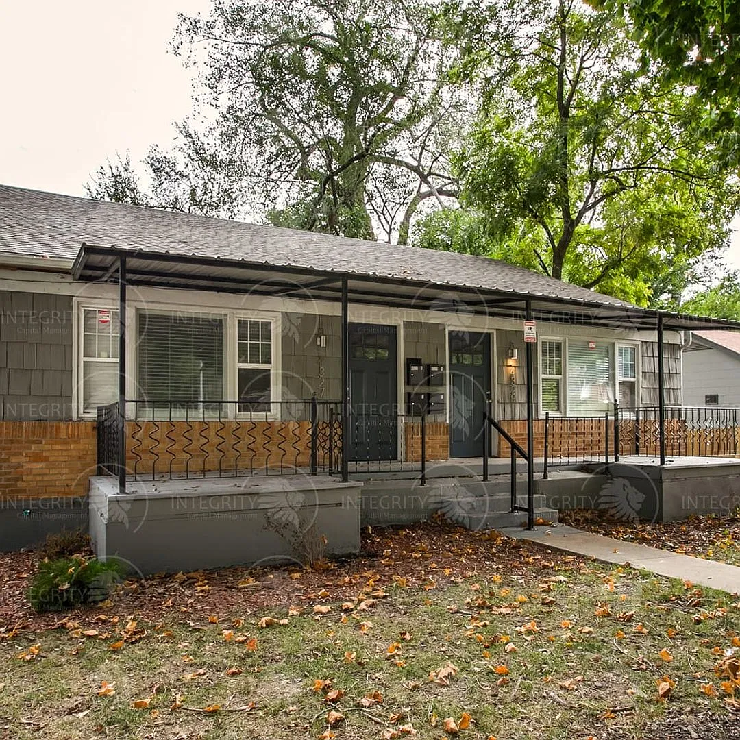 4327-4329 The Paseo — Photo 1