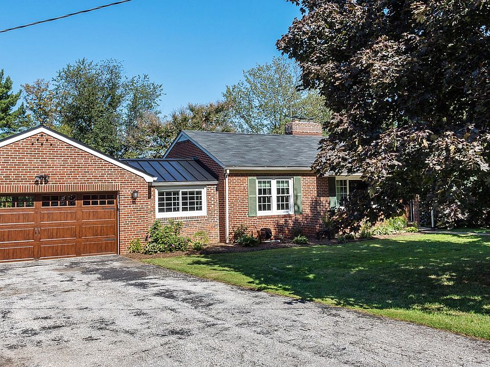 1st image of 15 Walk Ave