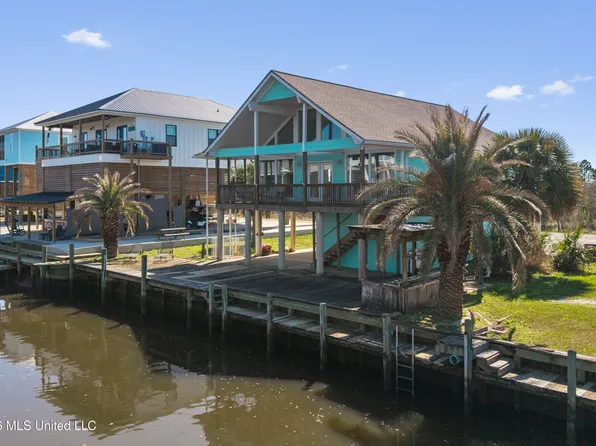 11027 Bay Cove Dr, Bay Saint Louis, MS 39520