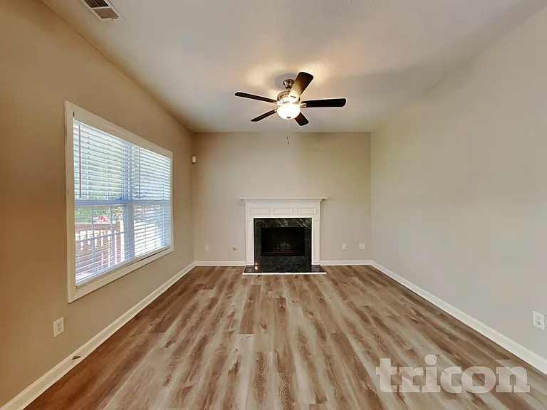 225 Mels Way — Photo 2