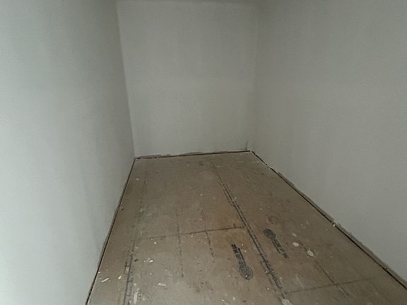 5th image of 421 Lakeview St