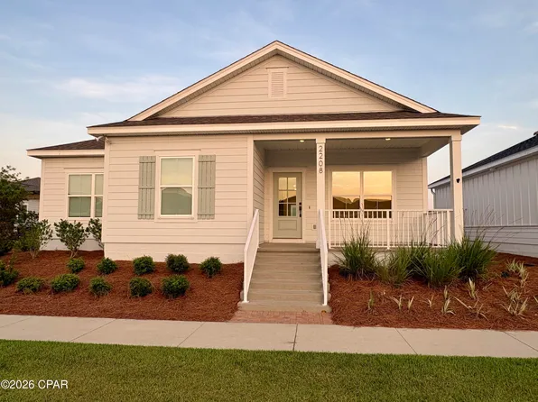 2208 Warbler St, Panama City, FL 32405