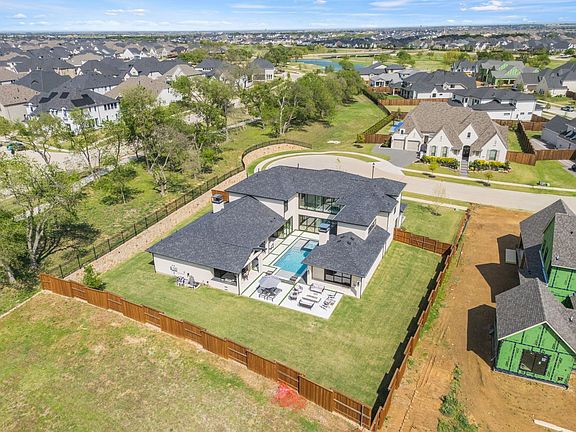 3rd image of 381 Spade Ranch Rd