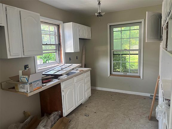 5th image of 9519 Corregidor Dr