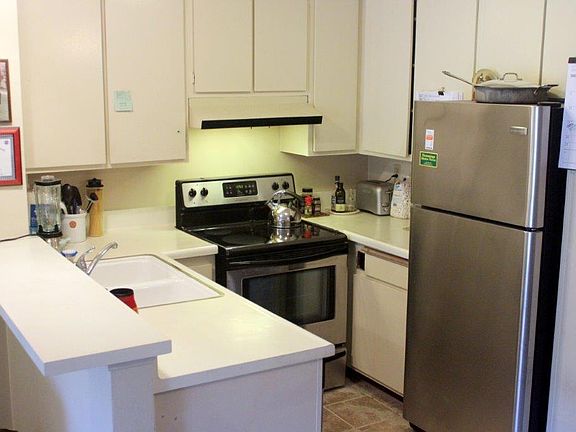 4th image of 1885 Diamond St Unit 2-202