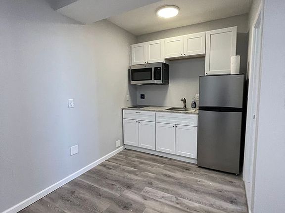 3rd image of 1001 Saint Paul St Unit 10A