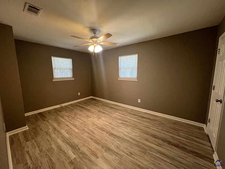 116 Vickie Dr — Photo 5