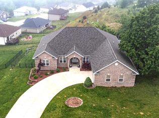 149 Ridgeview Dr, Saint Robert, MO 65584