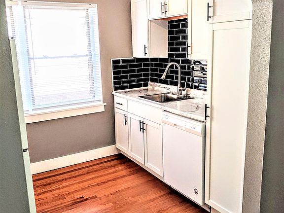 4th image of 5604 Chippewa St #2E