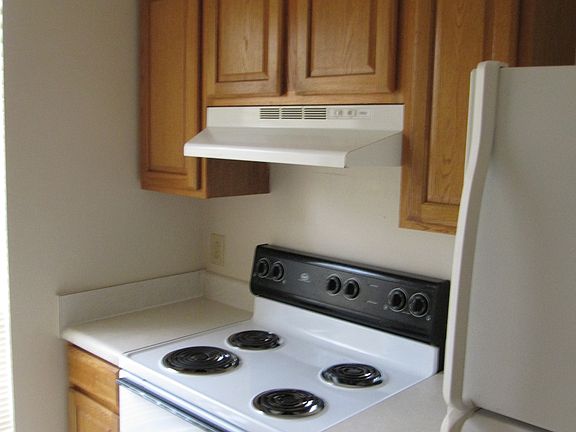 2nd image of 2633 Elliott Ave