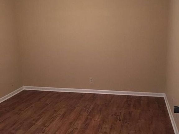4th image of 727 Hawn Cir
