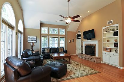 3rd image of 1036 Vineyard Dr