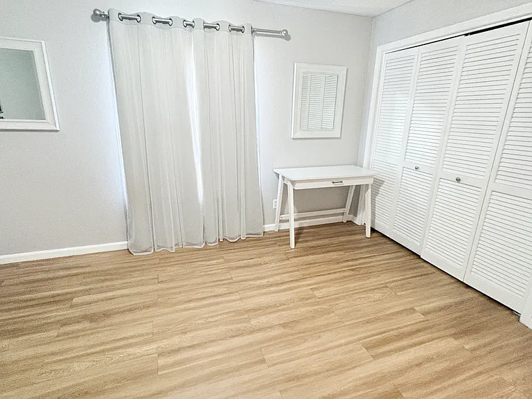 507 W Westview St #16 — Photo 13