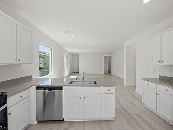 4th image of 6739 Magnolia River Ave