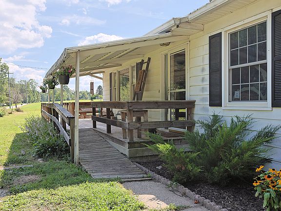 4th image of 1825 W Three Story Hill Rd