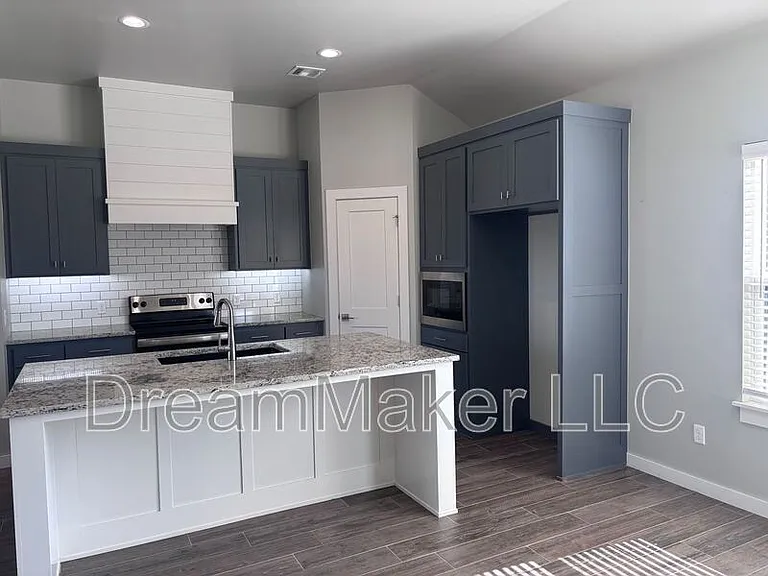 1016 Apple Blossom Way — Photo 3