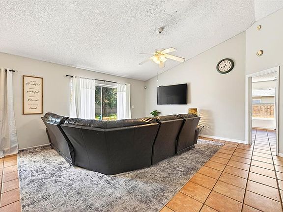 4th image of 2037 Greystone Trl