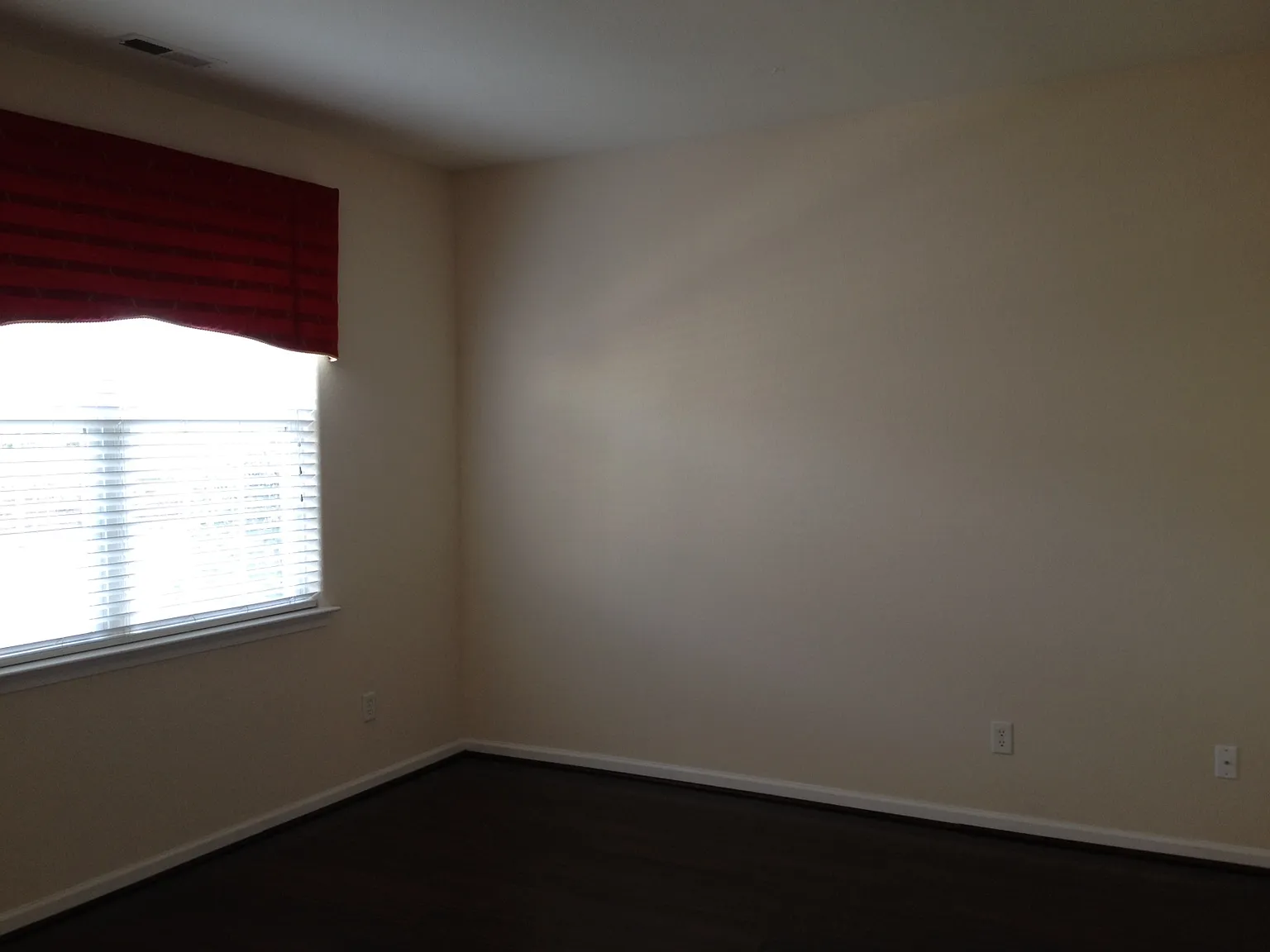 4 bed, 3.5 bath, 2283 sqft, $3,000 — Photo 4