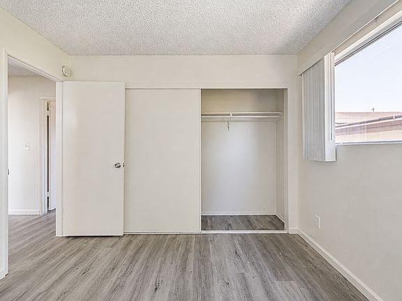 4th image of 528 Short St APT 202
