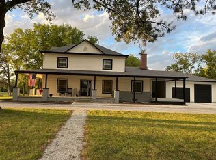 810 Cottonwood St, Bennet, NE 68317