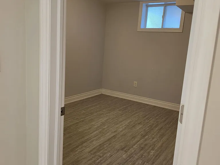 54 Clearmeadow Blvd — Photo 26